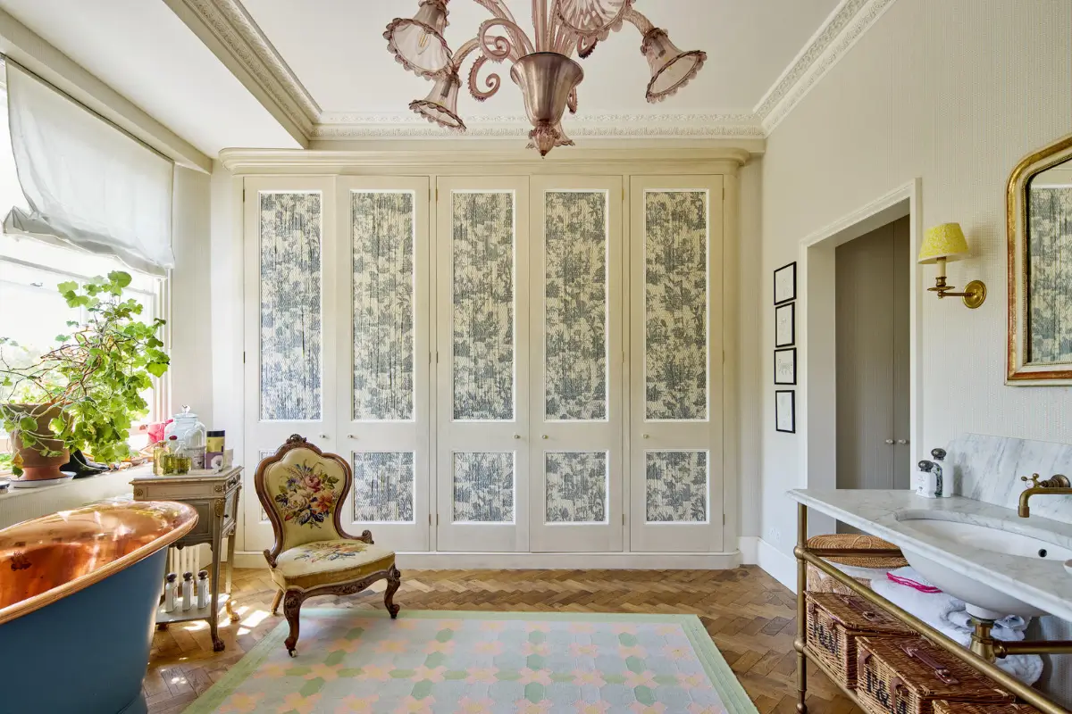 Inside Skye McAlpine's London Townhouse with a Yellow Monet-Inspired Kitchen 22 skye-mcalpine-victorian-london-townhouse-nordroom