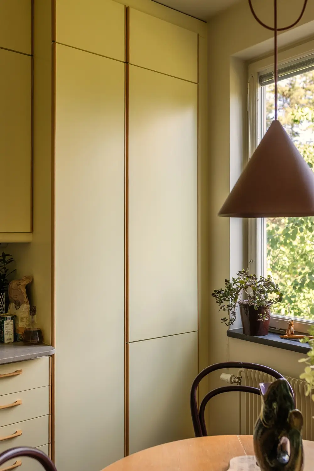 A Cohesive Soft Yellow and Beige Color Palette in a 1940s Apartment 16 soft-color-palette-1940s-apartment-stockholm-nordroom
