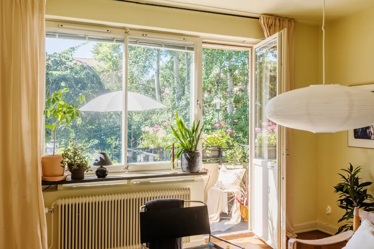 A Cohesive Soft Yellow and Beige Color Palette in a 1940s Apartment 5 soft-color-palette-1940s-apartment-stockholm-nordroom