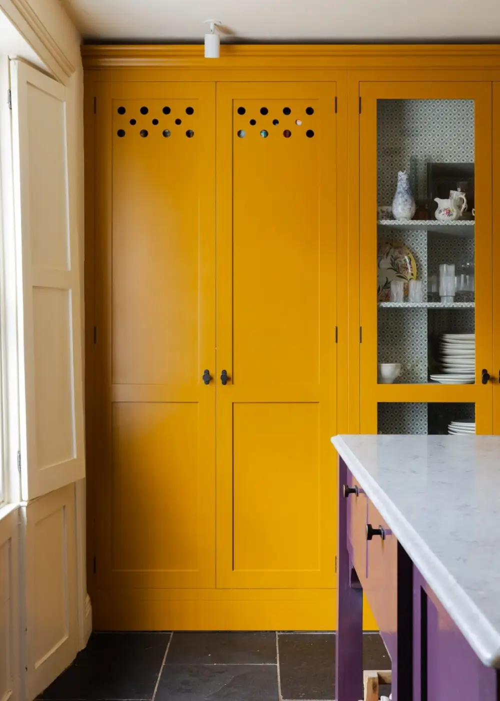 A Carefully Considered Color Palette in a Restored Victorian Townhouse 7 stylish-victorian-townhouse-london-period-features