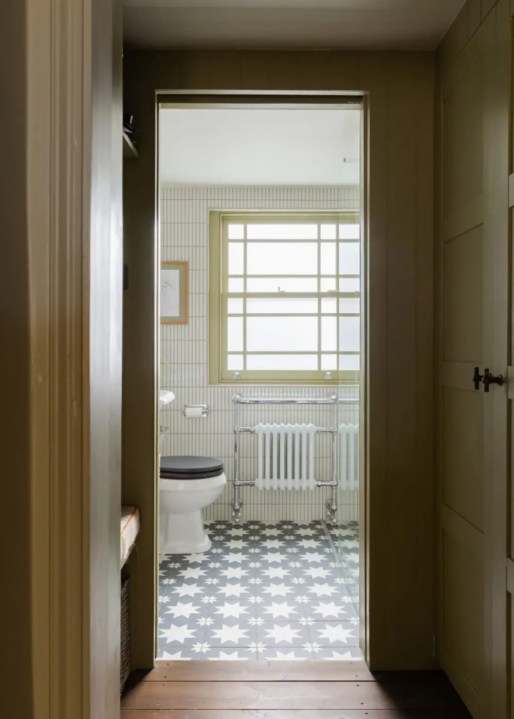 A Carefully Considered Color Palette in a Restored Victorian Townhouse 17 stylish-victorian-townhouse-london-period-features