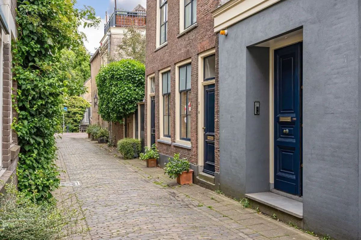 unique-loft-style-apartment-historic-inner-city-netherlands