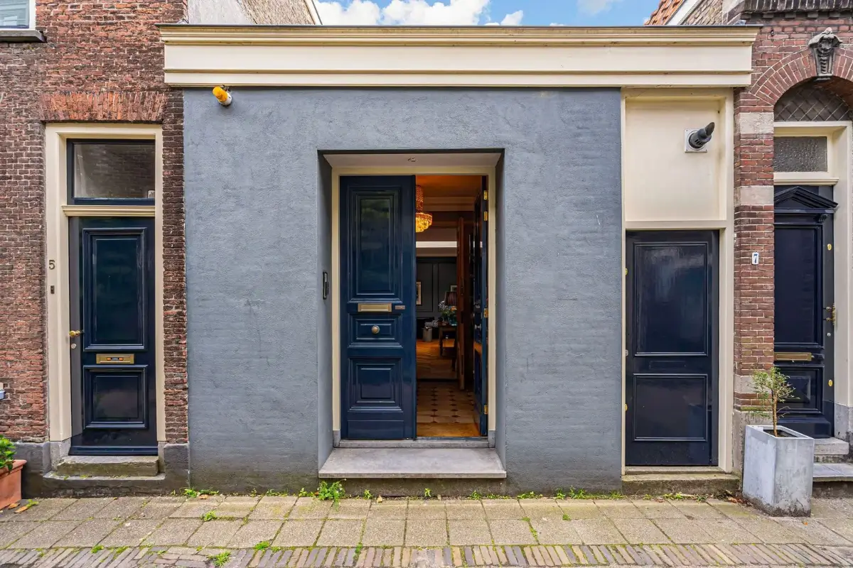 A Surprising Loft-Style Townhouse in the Center of a Medieval Dutch City 2 unique-loft-style-apartment-historic-inner-city-netherlands