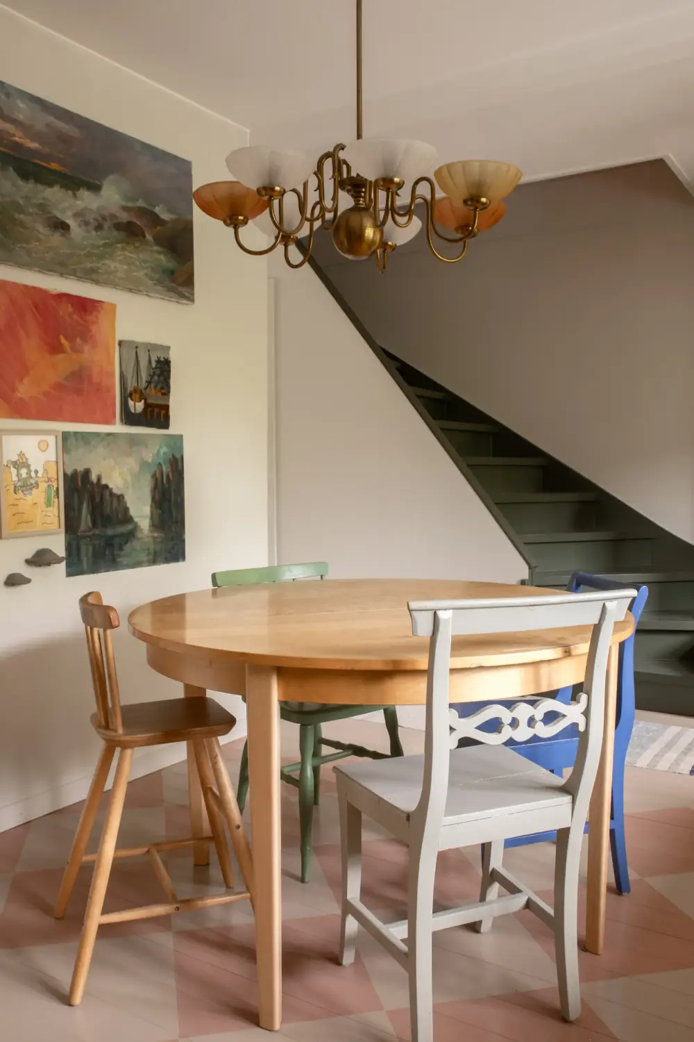 A Swedish Family Home with a Yellow Kitchen and Lovely Gardens 8 yellow-kitchen-cozy-family-home-sweden-nordroom