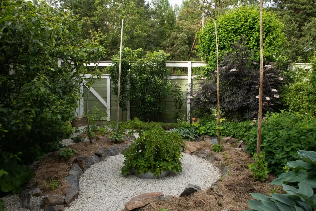 A Swedish Family Home with a Yellow Kitchen and Lovely Gardens 17 yellow-kitchen-cozy-family-home-sweden-nordroom