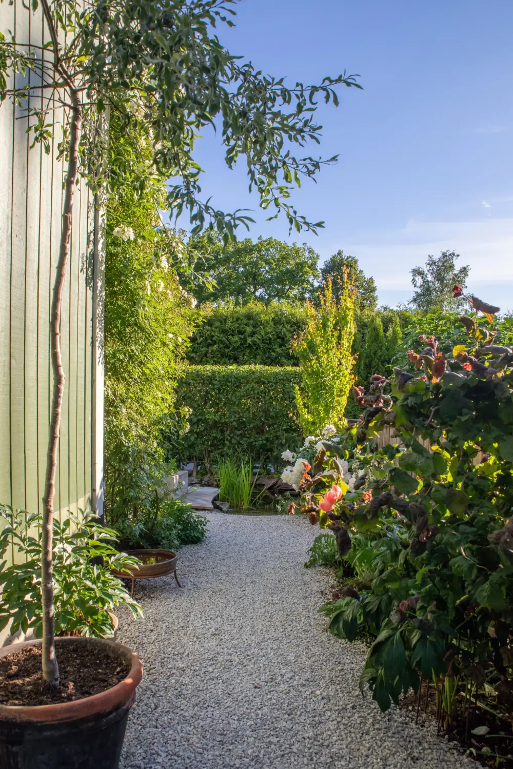 A Swedish Family Home with a Yellow Kitchen and Lovely Gardens 36 yellow-kitchen-cozy-family-home-sweden-nordroom