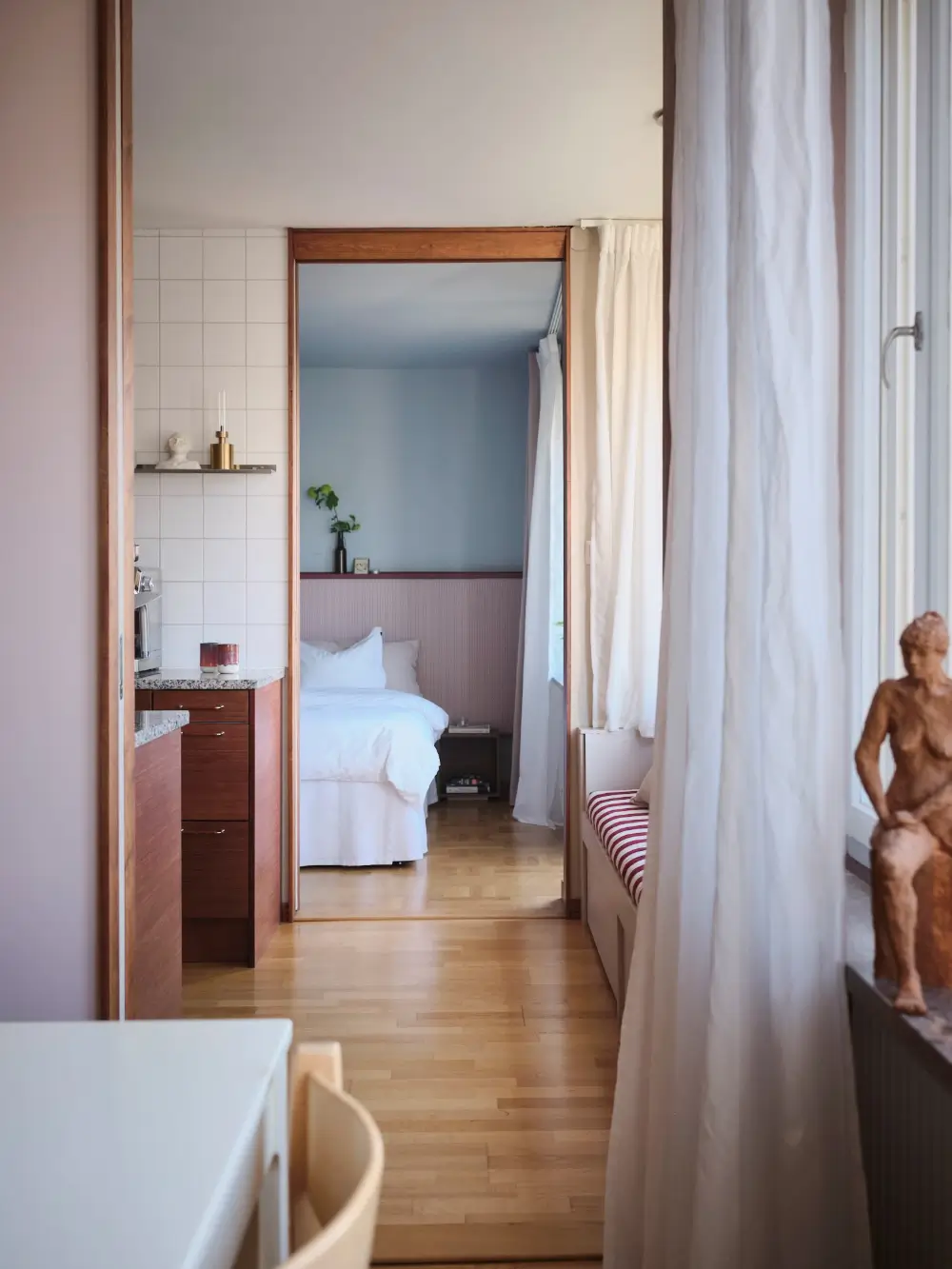 Colorful Interiors and 1960s Elements in a Stockholm Apartment 9 colorful-1960s-apartment-stockholm-nordroom