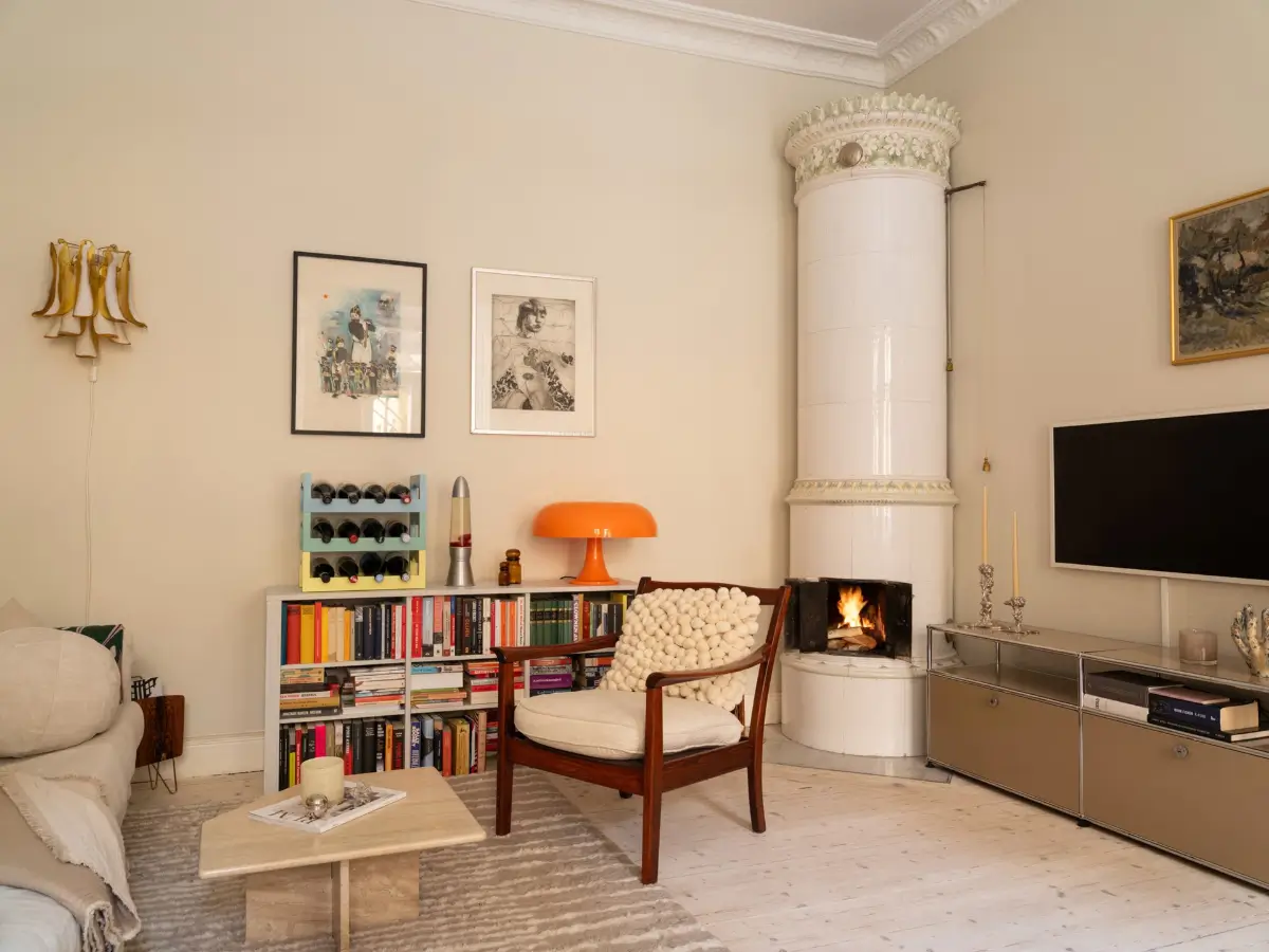Period Features and a Harmonious Color Palette in an 1890s Stockholm Apartment 3 late-19th-century-courtyard-apartment-stockholm-nordroom