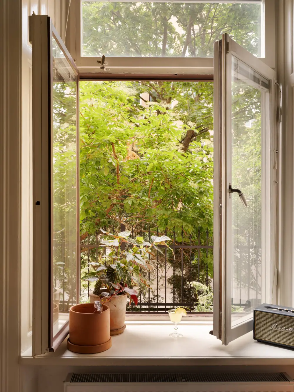 Period Features and a Harmonious Color Palette in an 1890s Stockholm Apartment 11 late-19th-century-courtyard-apartment-stockholm-nordroom