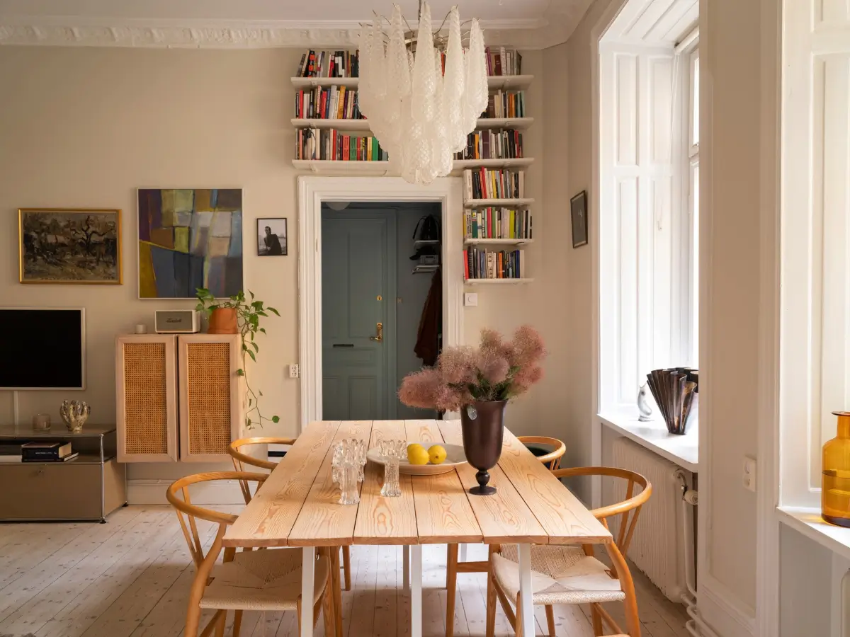Period Features and a Harmonious Color Palette in an 1890s Stockholm Apartment 7 late-19th-century-courtyard-apartment-stockholm-nordroom