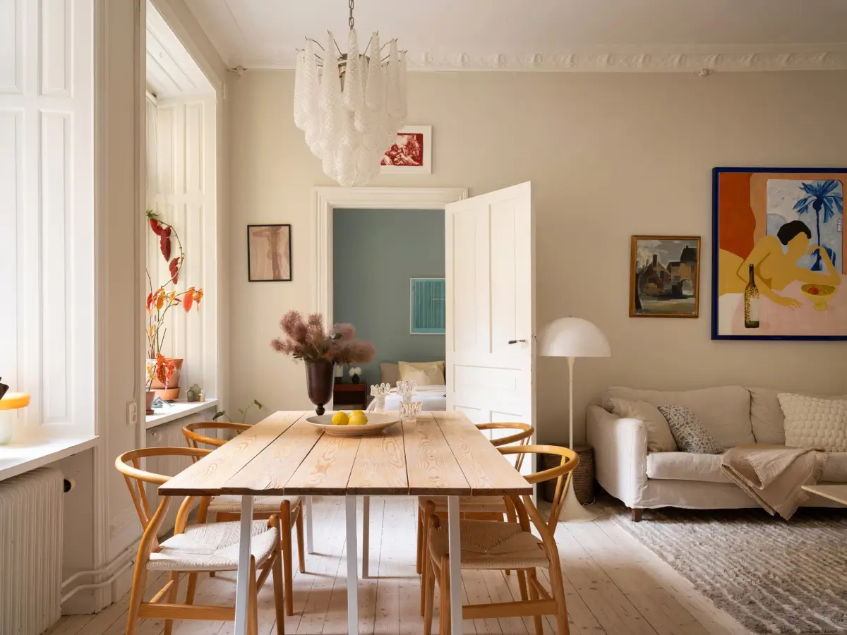Period Features and a Harmonious Color Palette in an 1890s Stockholm Apartment 1 late-19th-century-courtyard-apartment-stockholm-nordroom