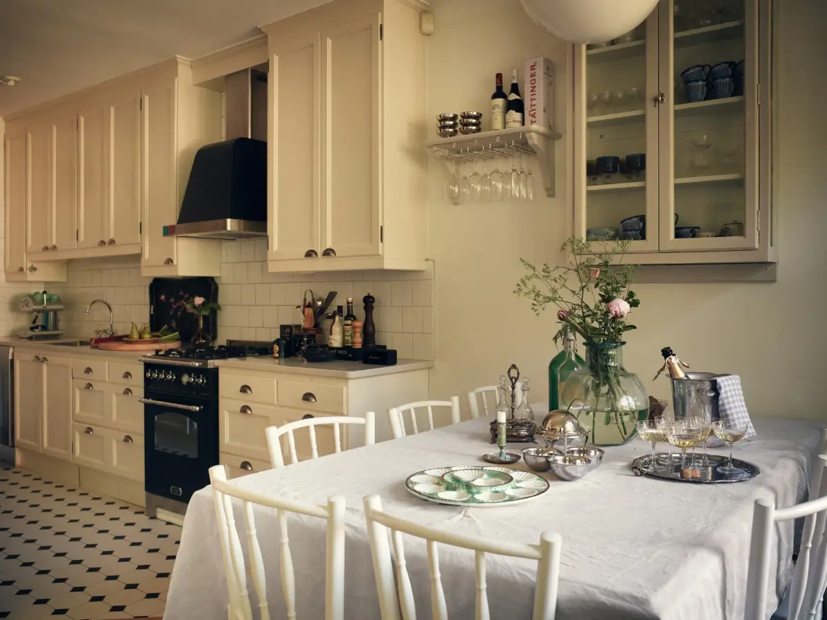 A French-Style Kitchen, Cozy Nooks, and Soaring Ceilings in a Stockholm Duplex 1 paris-inspired-interiors-duplex-attic-apartment-stockholm-nordroom