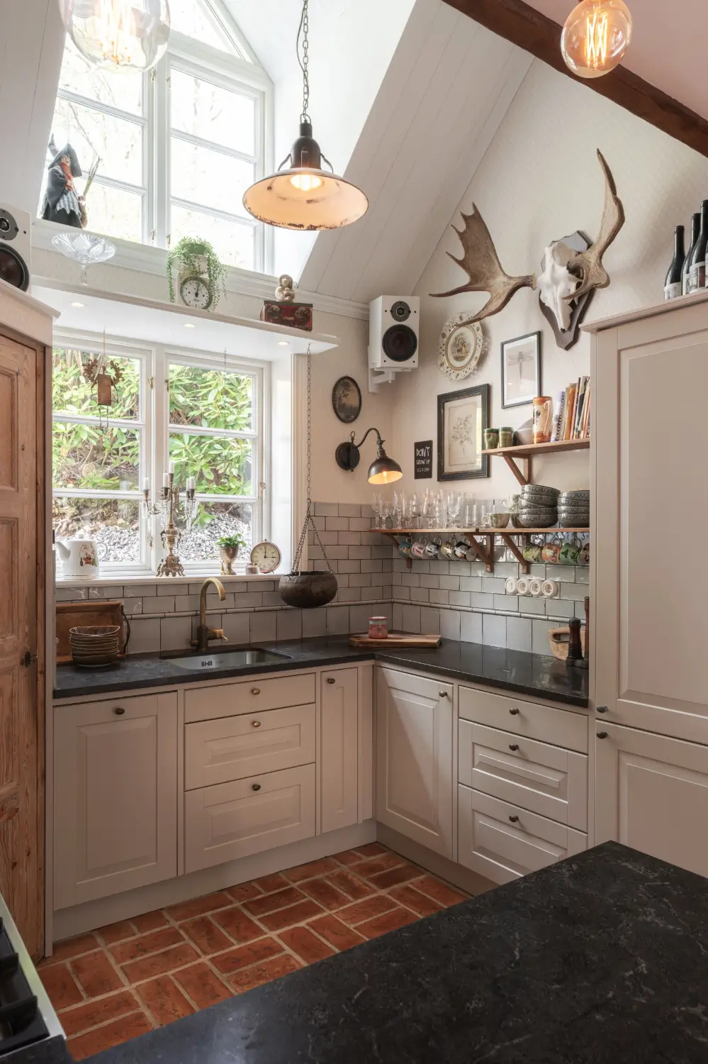 Rustic Interiors in a Well-Preserved Early 19th-Century Swedish Cottage 4 rustic-interiors-swedish-country-house-nordroom