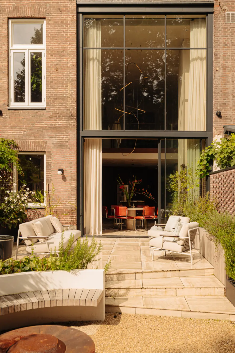 Curved Forms and Custom Joinery in a Chic Amsterdam Townhouse 47 architect-designed-early-20th-century-family-townhouse-amsterdam