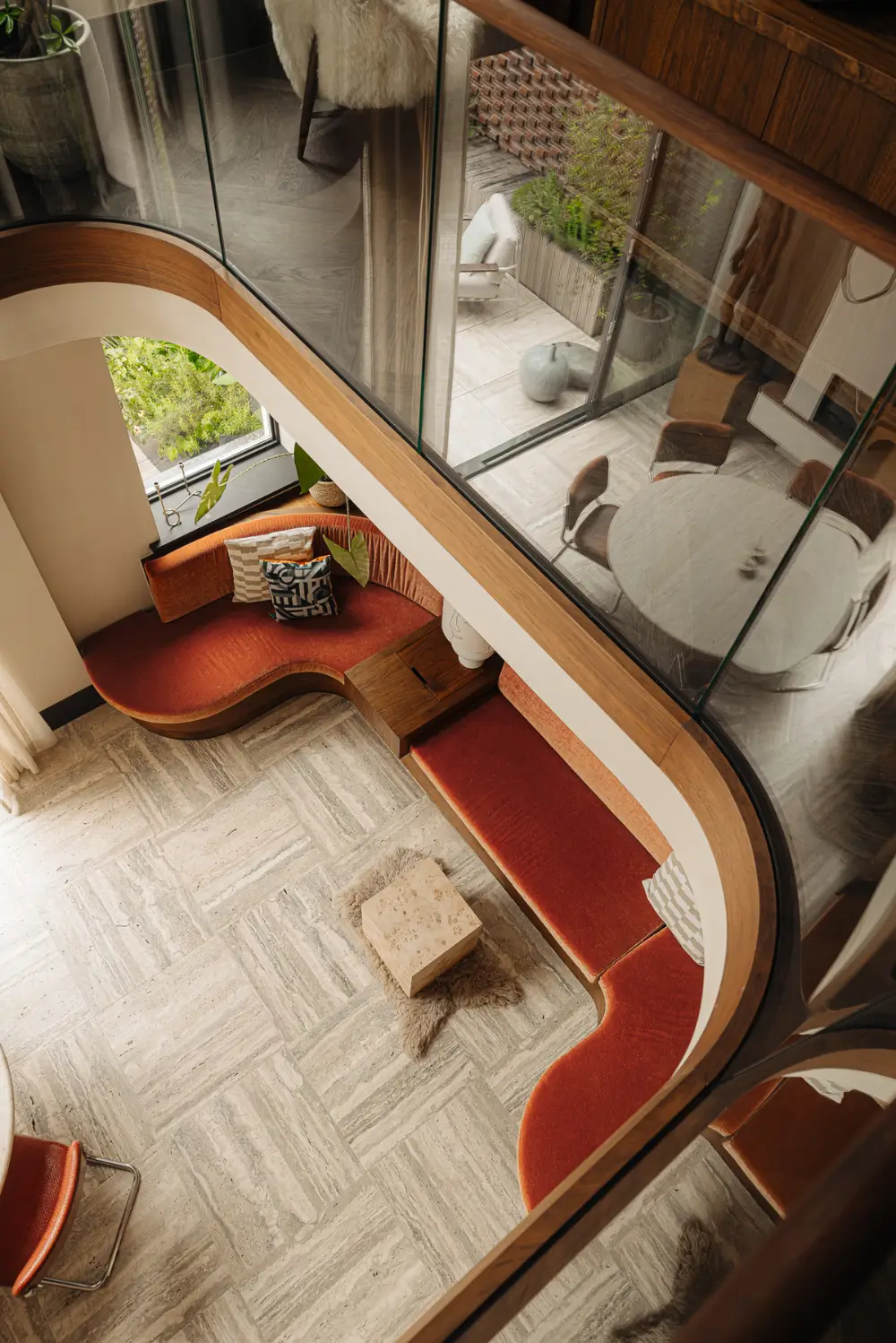 Curved Forms and Custom Joinery in a Chic Amsterdam Townhouse 20 architect-designed-early-20th-century-family-townhouse-amsterdam