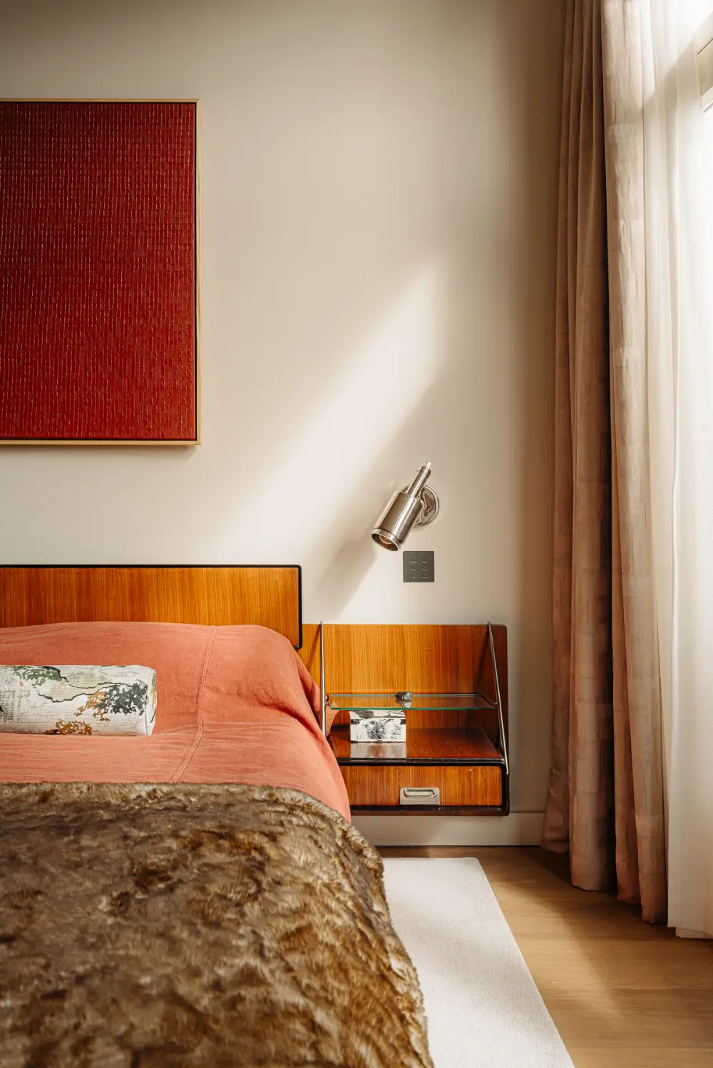 Curved Forms and Custom Joinery in a Chic Amsterdam Townhouse 31 architect-designed-early-20th-century-family-townhouse-amsterdam