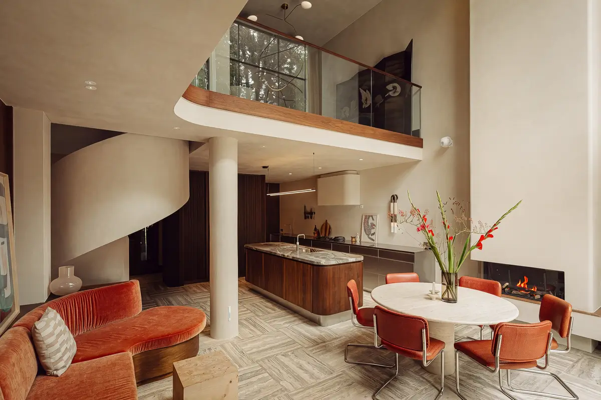 Curved Forms and Custom Joinery in a Chic Amsterdam Townhouse 7 architect-designed-early-20th-century-family-townhouse-amsterdam