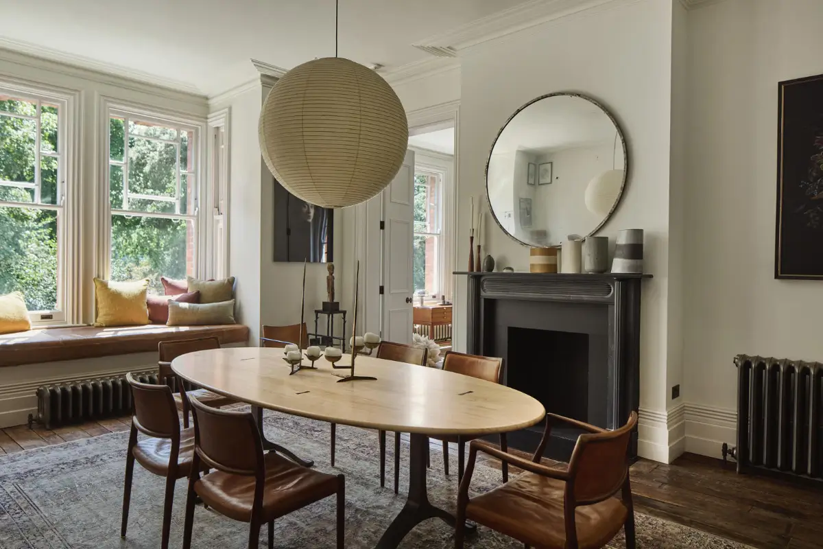 A Refined Riverside Apartment with Reclaimed Elements in Chelsea’s Historic “Writer’s Block” 10 elegant-renovated-interiors-19th-century-apartment-chelsea-london-nordroom