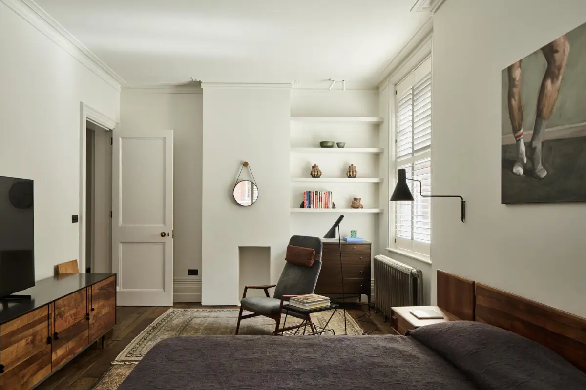 A Refined Riverside Apartment with Reclaimed Elements in Chelsea’s Historic “Writer’s Block” 19 elegant-renovated-interiors-19th-century-apartment-chelsea-london-nordroom