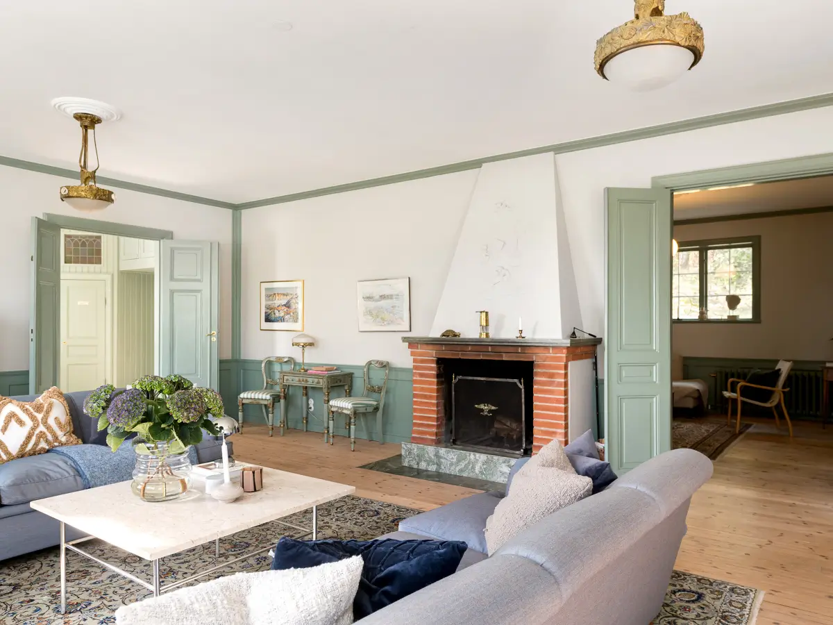 A Grand Apartment with a Green Kitchen in a Turn-of-the-Century Villa 12 green-kitchen-1910-villa-stockholm