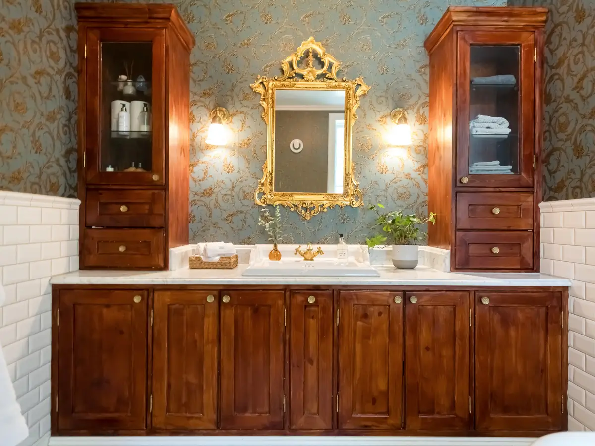 A Grand Apartment with a Green Kitchen in a Turn-of-the-Century Villa 30 green-kitchen-1910-villa-stockholm