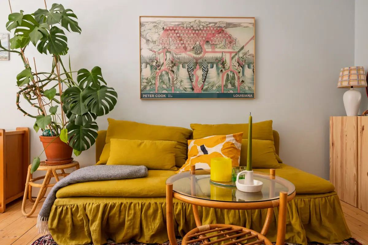 Yellow Color Accents in a 1940s Stockholm Studio Apartment 2 harmonious-color-palette-1940s-stockholm-studio-apartment-nordroom