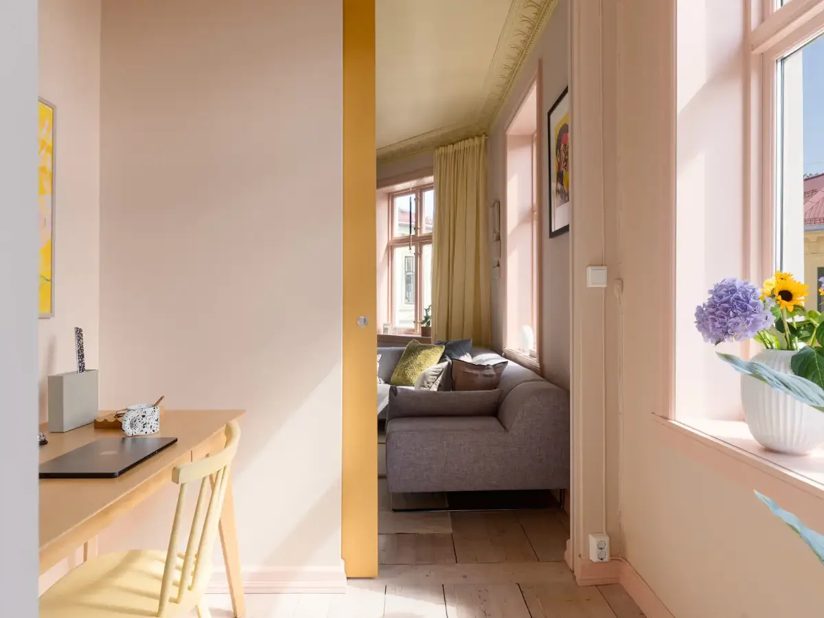 A Colorful Late 19th-Century Duplex Apartment in Oslo 9 light-colorful-duplex-apartment-oslo