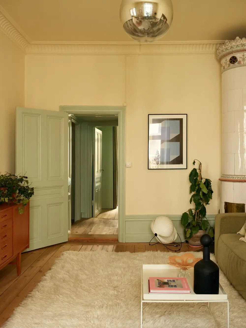Before & After: A Colorful, Modern Update for a Late 19th-Century Apartment 9 pink-kitchen-painted-green-joinery-late-19th-century-stockholm-apartment-nordroom