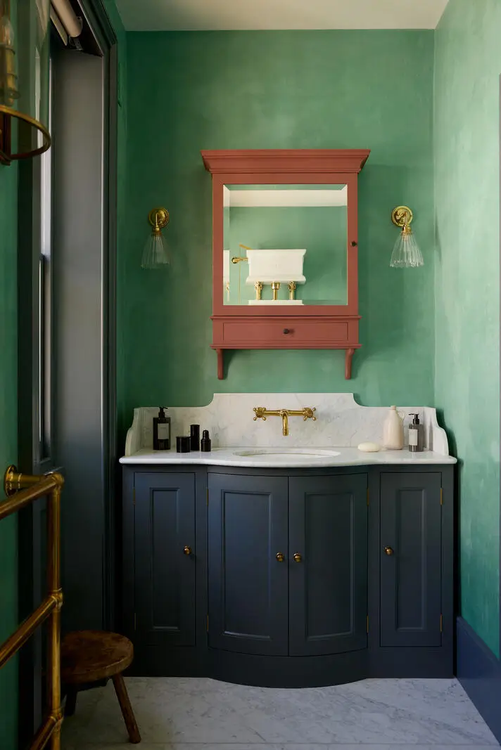 A Rich Color Palette and Reclaimed Materials in a South Kensington Mews House 18 rich-color-palette-renovated-mews-house-south-kensington-london-nordroom