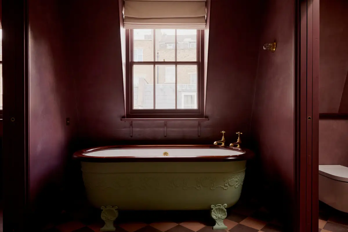 A Rich Color Palette and Reclaimed Materials in a South Kensington Mews House 27 rich-color-palette-renovated-mews-house-south-kensington-london-nordroom