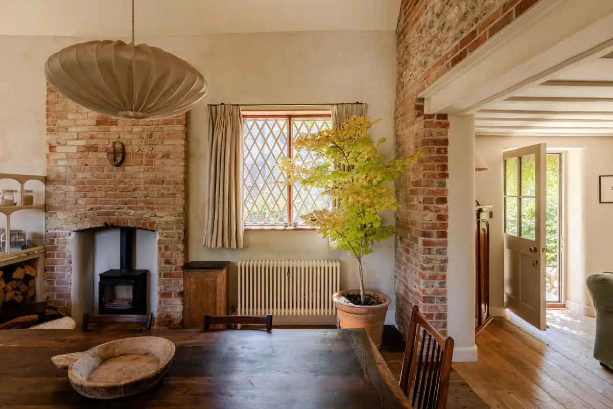Two Historic Cottages and an Old School Hall Become One Remarkable Hampshire Home 9 school-cottages-conversion-country-house-North-Hampshire-Downs-nordroom