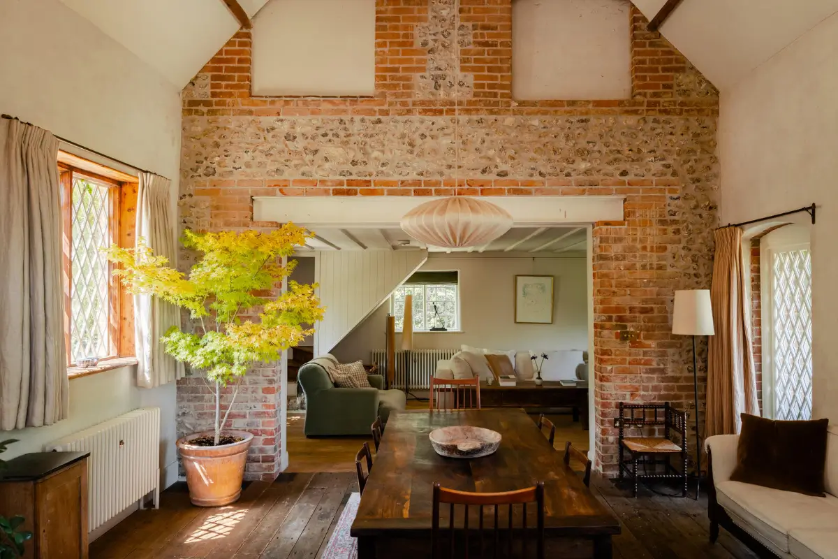 Two Historic Cottages and an Old School Hall Become One Remarkable Hampshire Home 10 school-cottages-conversion-country-house-North-Hampshire-Downs-nordroom