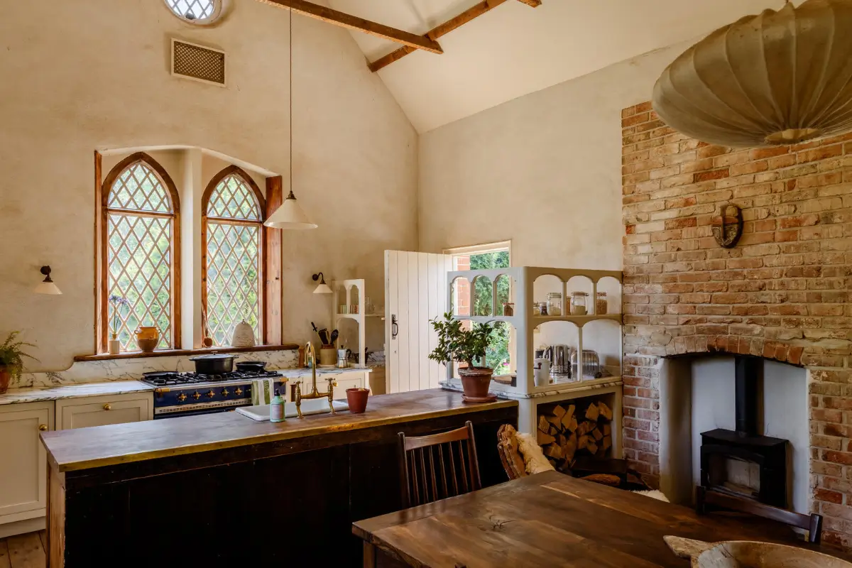 Two Historic Cottages and an Old School Hall Become One Remarkable Hampshire Home 8 school-cottages-conversion-country-house-North-Hampshire-Downs-nordroom