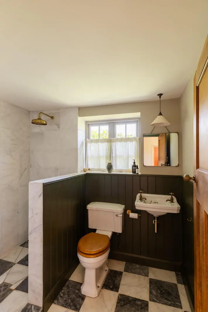Two Historic Cottages and an Old School Hall Become One Remarkable Hampshire Home 18 school-cottages-conversion-country-house-North-Hampshire-Downs-nordroom