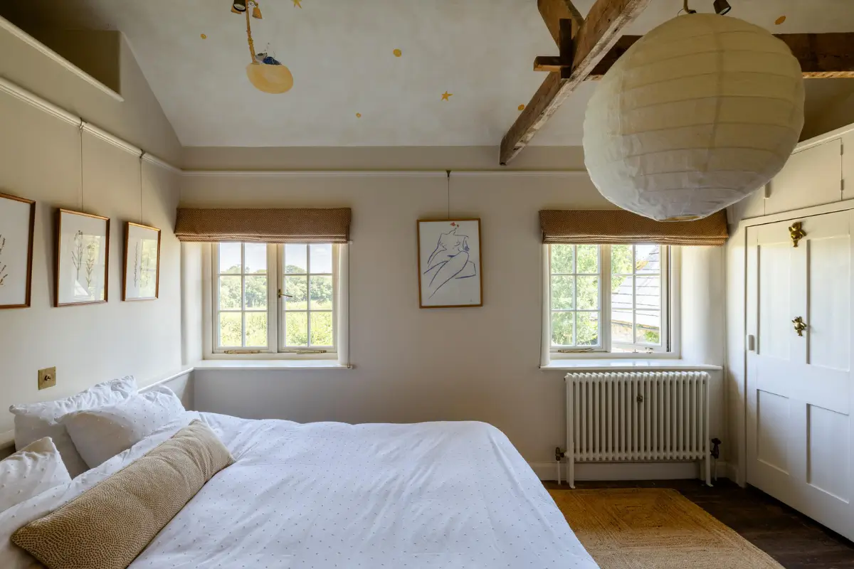 Two Historic Cottages and an Old School Hall Become One Remarkable Hampshire Home 19 school-cottages-conversion-country-house-North-Hampshire-Downs-nordroom
