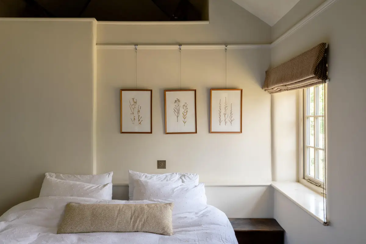 Two Historic Cottages and an Old School Hall Become One Remarkable Hampshire Home 20 school-cottages-conversion-country-house-North-Hampshire-Downs-nordroom