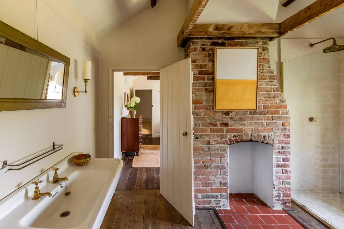 Two Historic Cottages and an Old School Hall Become One Remarkable Hampshire Home 25 school-cottages-conversion-country-house-North-Hampshire-Downs-nordroom