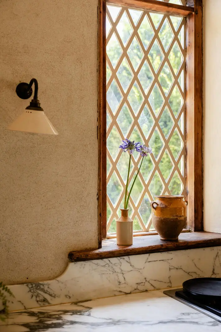 Two Historic Cottages and an Old School Hall Become One Remarkable Hampshire Home 6 school-cottages-conversion-country-house-North-Hampshire-Downs-nordroom