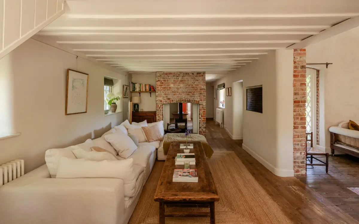 Two Historic Cottages and an Old School Hall Become One Remarkable Hampshire Home 13 school-cottages-conversion-country-house-North-Hampshire-Downs-nordroom