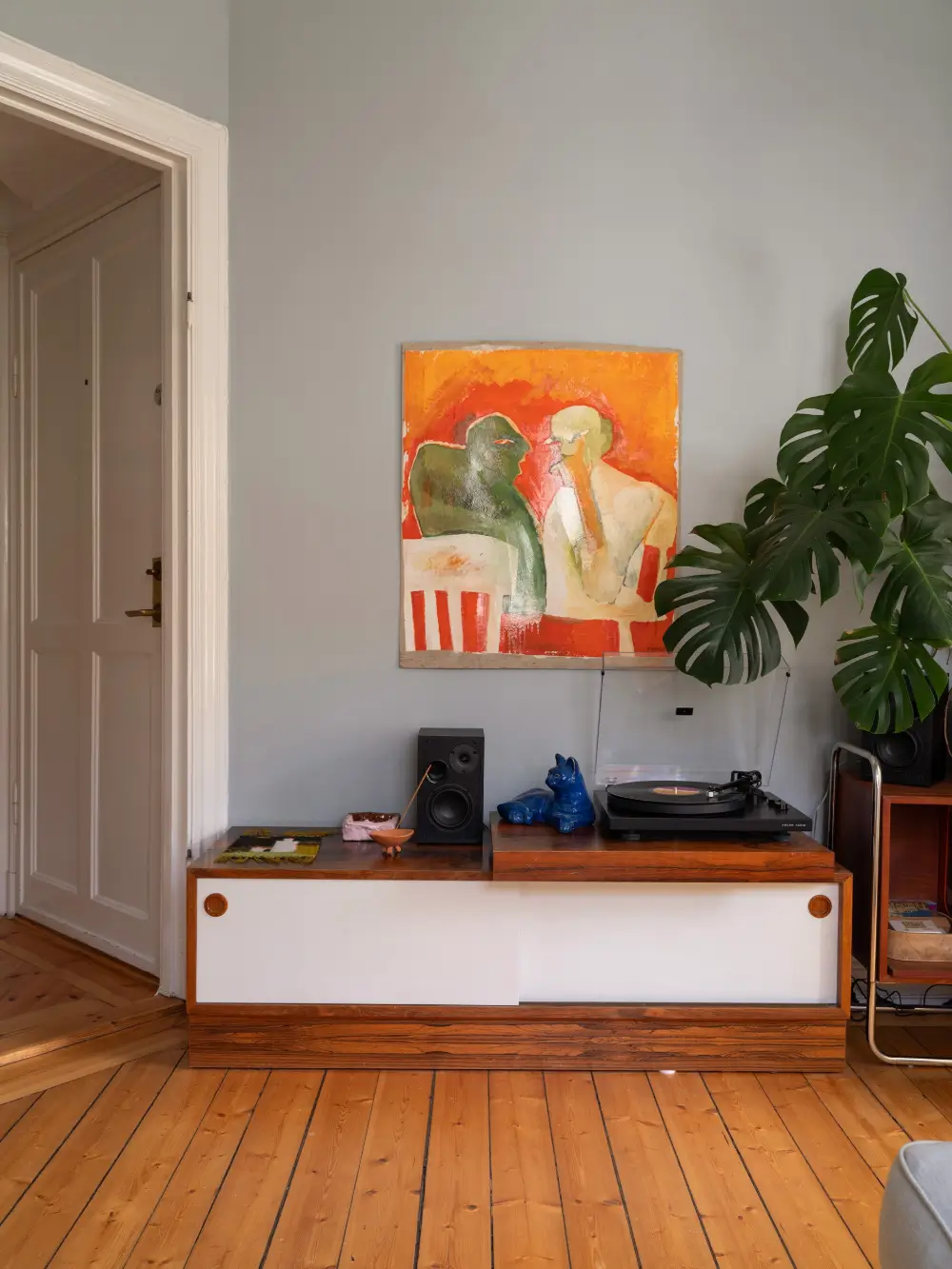A Small Stockholm Corner Apartment Updated with a Butter-Yellow Kitchen 9 small-corner-apartment-yellow-kitchen-nordroom
