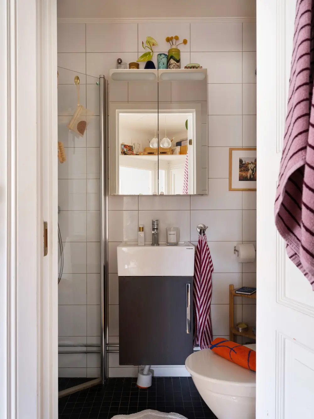 A Small Stockholm Corner Apartment Updated with a Butter-Yellow Kitchen 30 small-corner-apartment-yellow-kitchen-nordroom