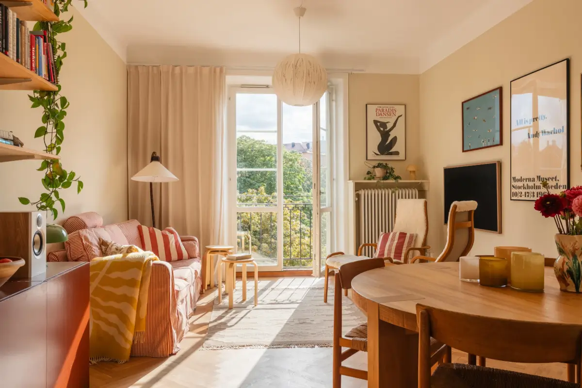 soft-color-palette-red-accents-stockholm-apartment-nordroom
