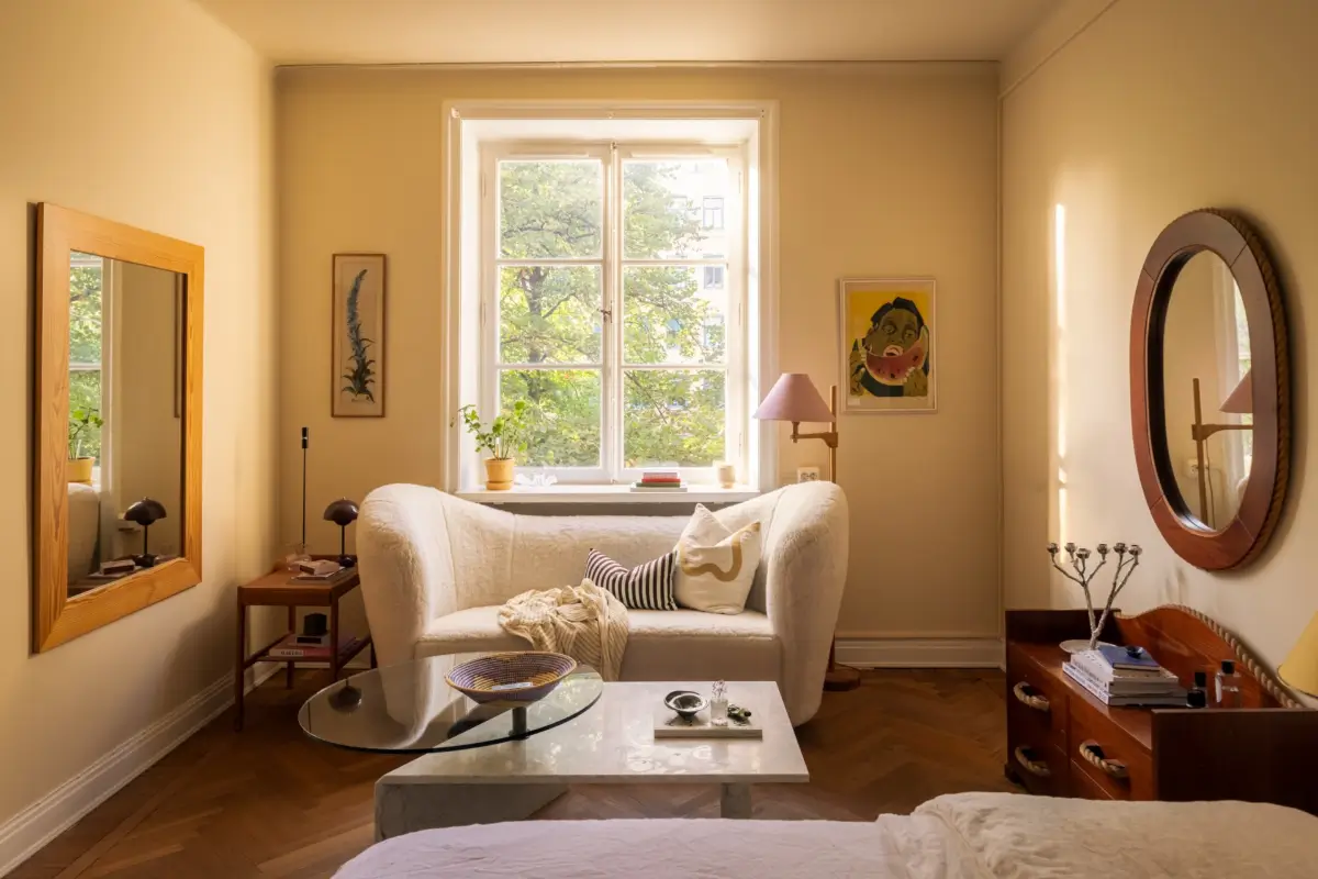 stockholm-studio-apartment-tiny-pink-kitchen-nordroom