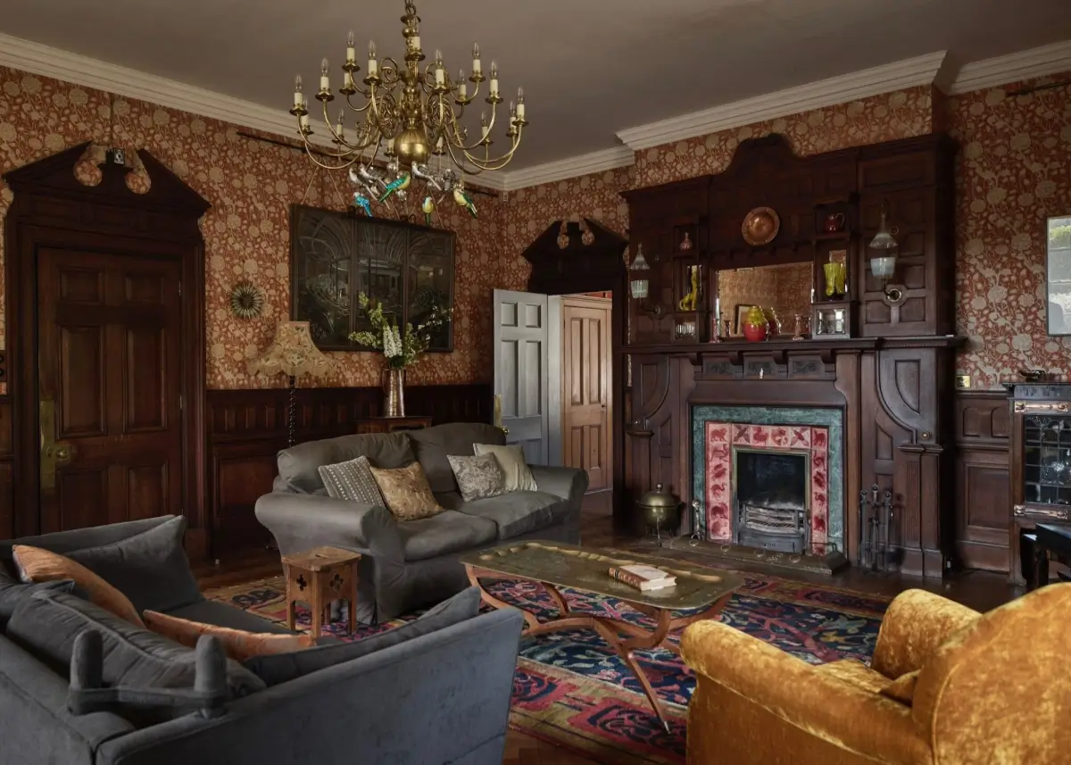 An Exceptionally Well-Preserved Arts and Crafts House Overlooking the English Channel 9 well-preserved-queen-anne-revival-style-country-house-hastings-arts-and-crafts-interiors-nordroom