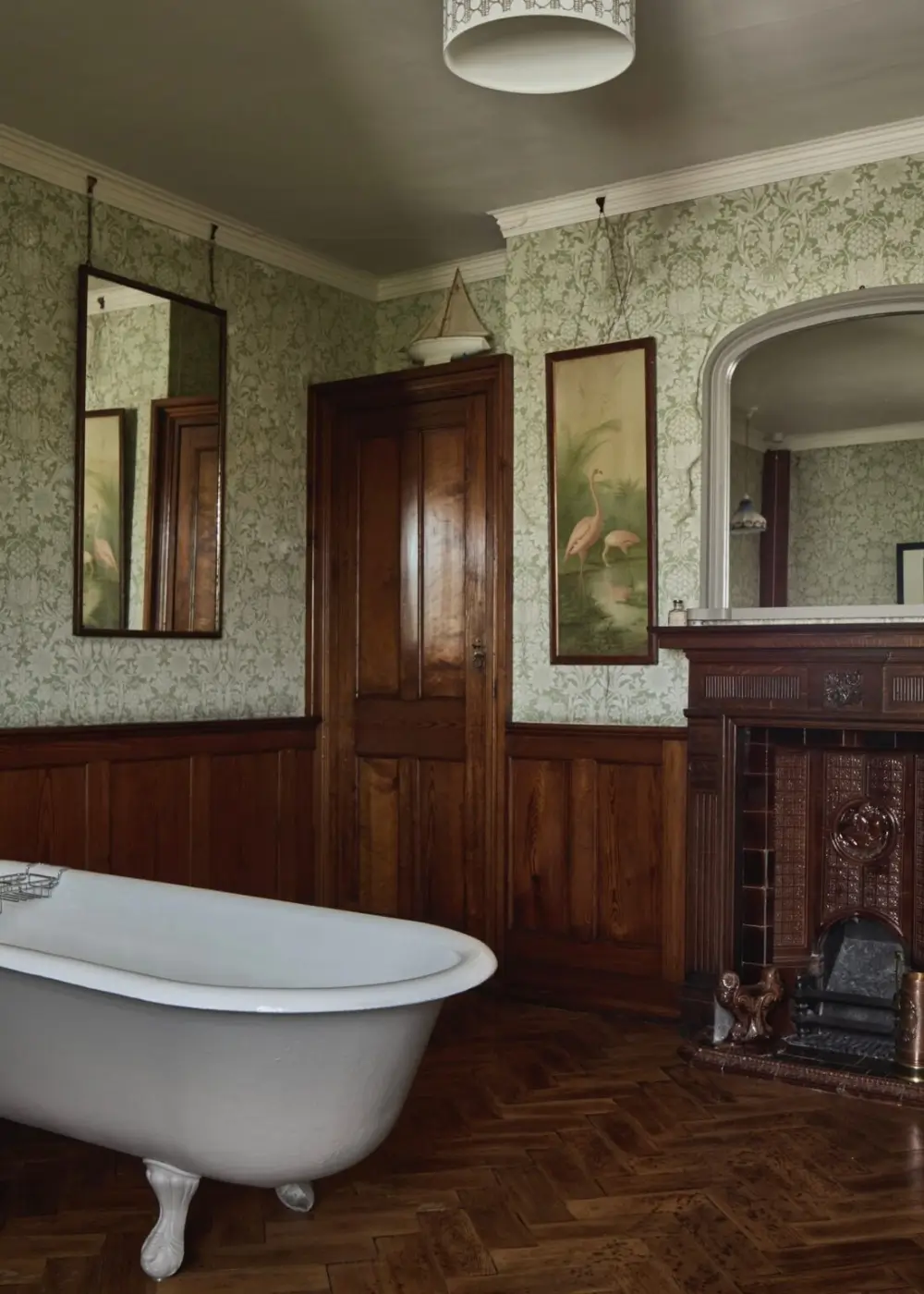 An Exceptionally Well-Preserved Arts and Crafts House Overlooking the English Channel 21 well-preserved-queen-anne-revival-style-country-house-hastings-arts-and-crafts-interiors-nordroom