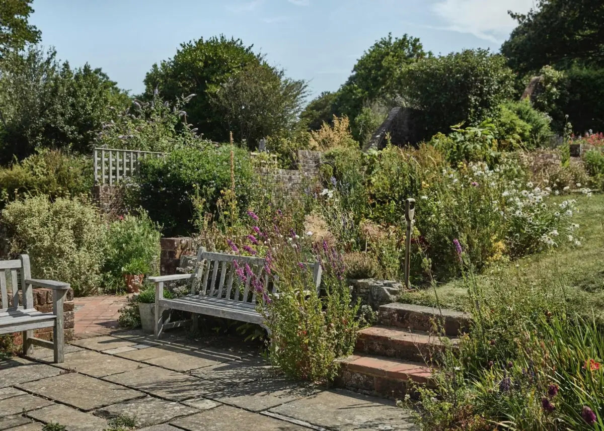 An Exceptionally Well-Preserved Arts and Crafts House Overlooking the English Channel 30 well-preserved-queen-anne-revival-style-country-house-hastings-arts-and-crafts-interiors-nordroom