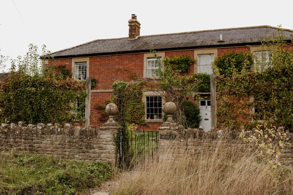 Cozy Pastel-Colored Interiors in a Georgian English Farmhouse 39 19th-century-georgian-farmhouse-wiltshire-cozy-interiors-nordroom