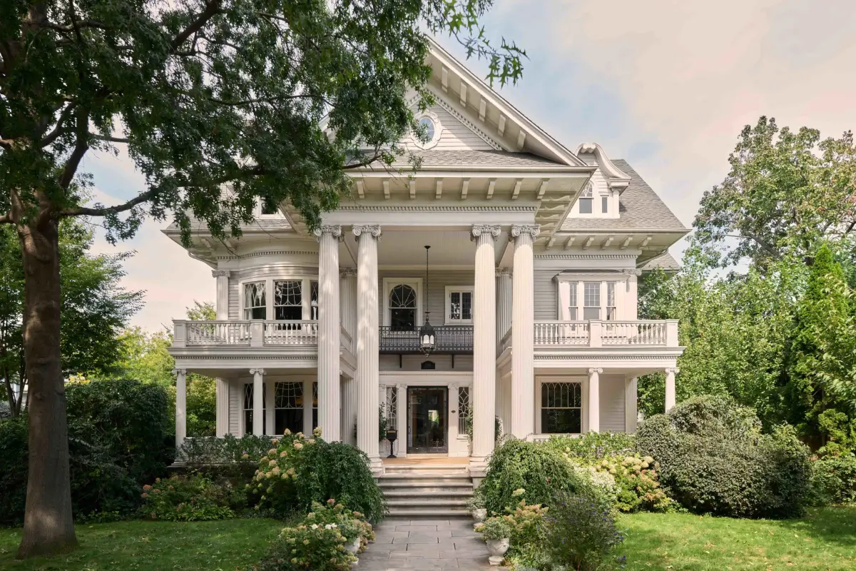 A Beautifully Restored Colonial Revival Villa in Brooklyn 1 colonial-revival-villa-prospect-park-brooklyn