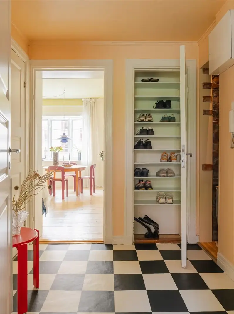 Painted Ceilings and 1930s Elements in a Colorful Oslo Apartment 25 colorful-1930s-apartment-oslo