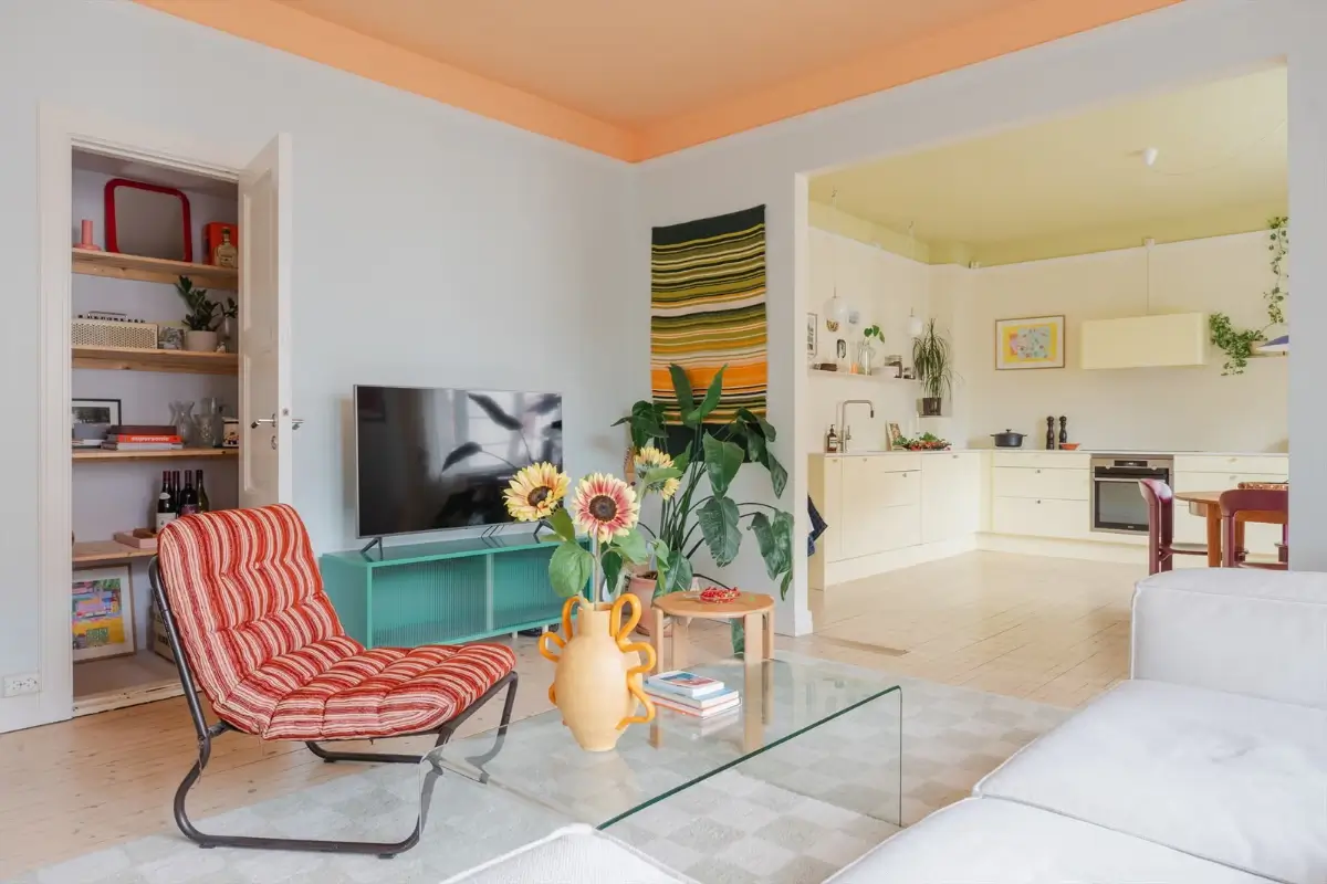 Painted Ceilings and 1930s Elements in a Colorful Oslo Apartment 5 colorful-1930s-apartment-oslo